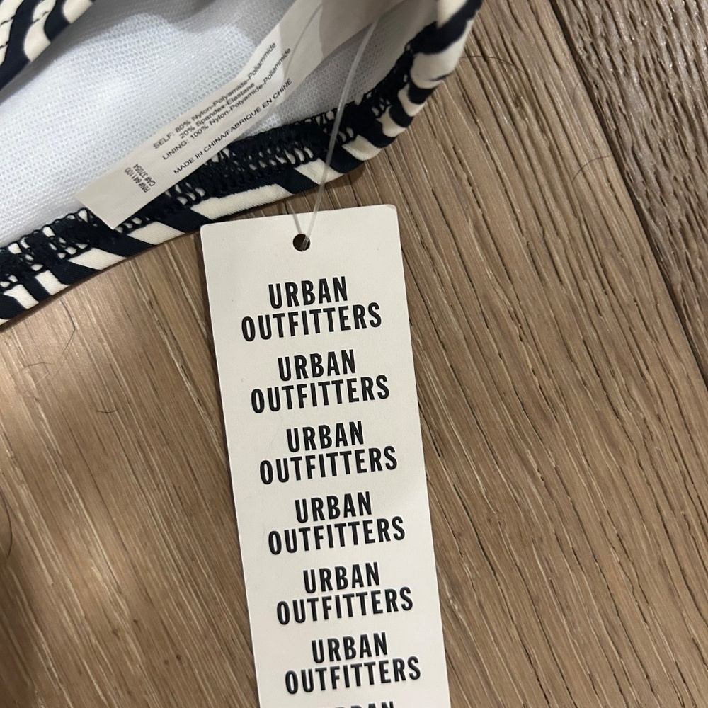 Urban Outfitters cut out bathing suit one piece - Picture 7 of 11